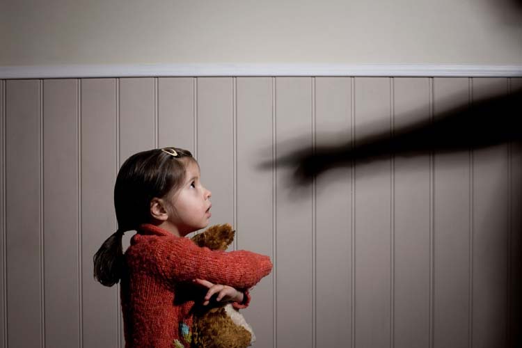 Σωματική κακοποίηση & Παιδική Ηλικία | Ευρωκλινική Παίδων