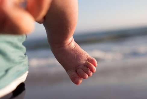 Ραιβοϊπποποδία είναι μια παραμόρφωση του άκρου ποδός που εμφανίζεται με την γέννηση ενός παιδιού.